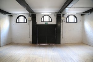 listings.show.sections.photos.alt